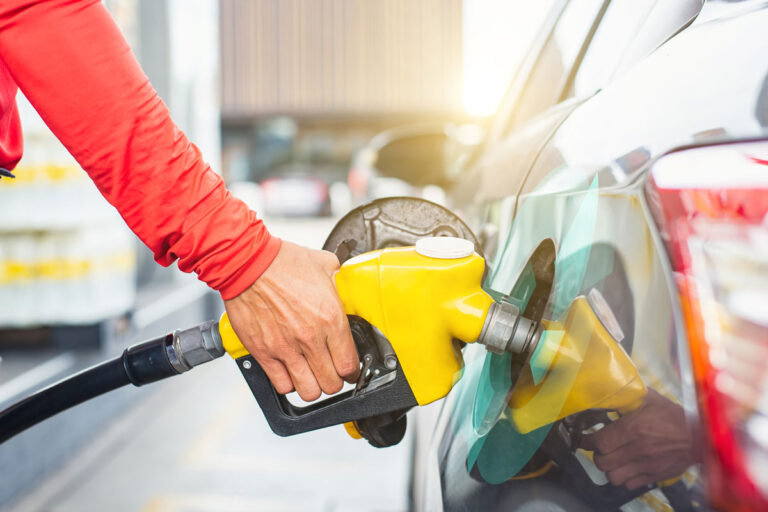 Sfaturi pentru economisirea combustibilului la o mașină rulată